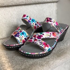 Algeria Perennial Floral Sandal sz 36= 6-6.5